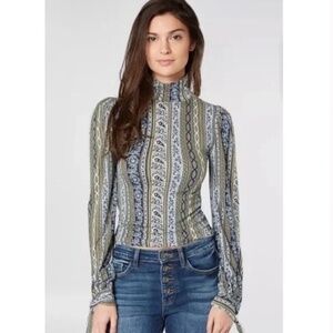 FREE PEOPLE Donatella Mock Neck Puff Shoulder Sleeve Size Large